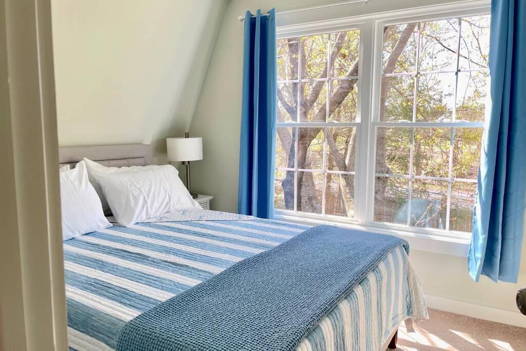 Newly Renovated Carriage House Near Town & Beaches Madison Eksteriør billede