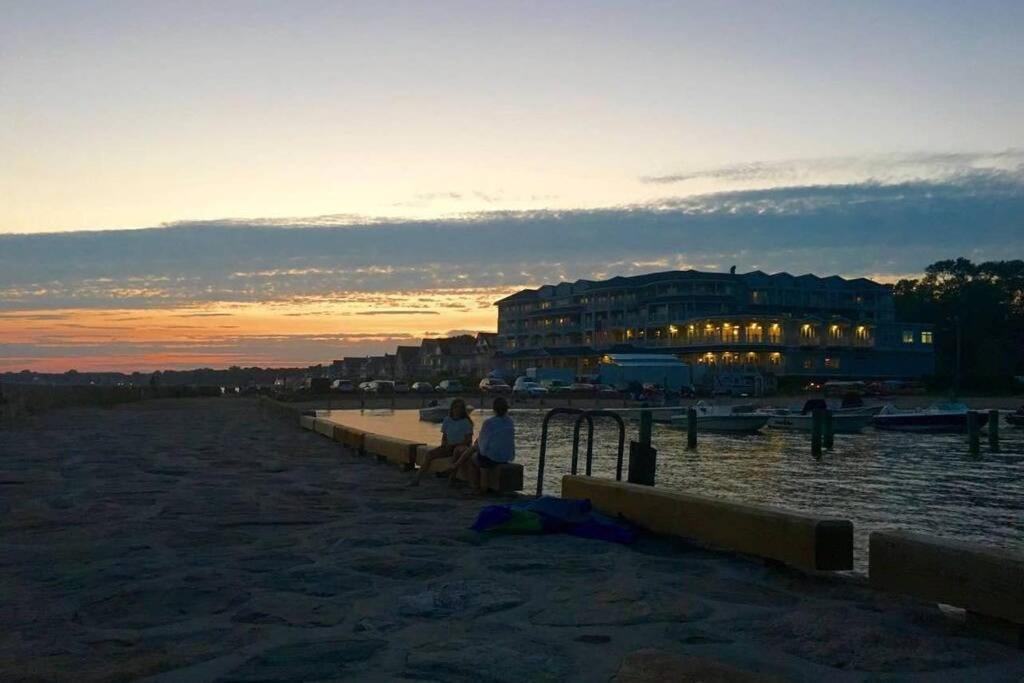 Newly Renovated Carriage House Near Town & Beaches Madison Eksteriør billede